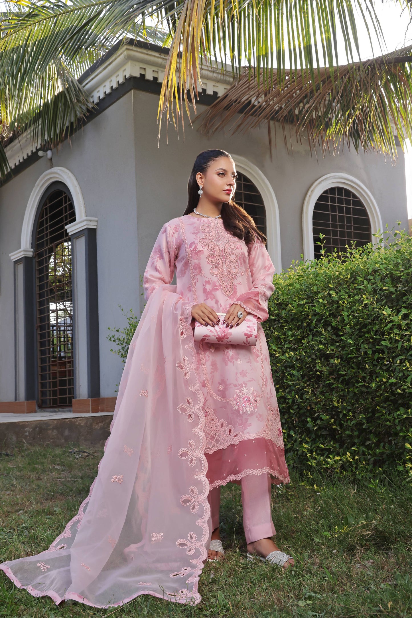 Lavish | Dressline | Luxury Lawn