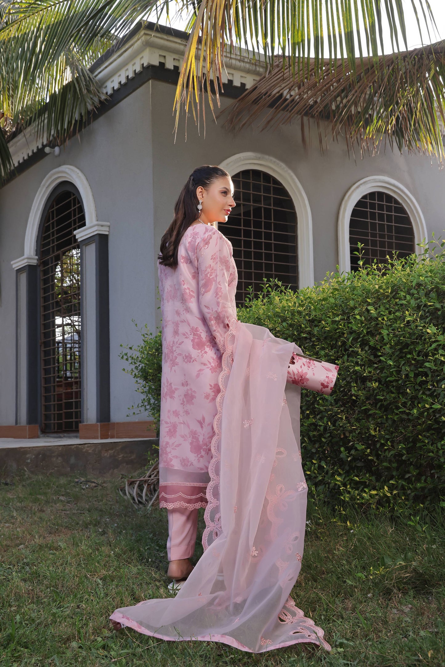 Lavish | Dressline | Luxury Lawn