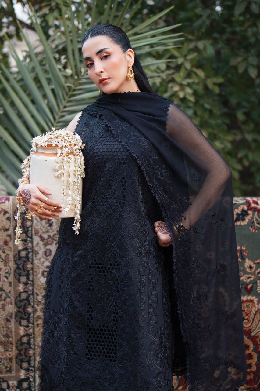 Satrangi By Mahnur | Lawn'26