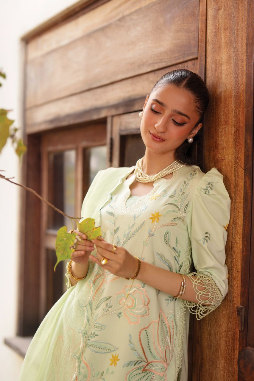 Angan By Mahnur | Lawn'26