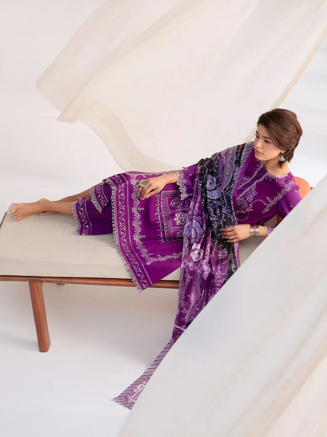 Aina by Bin Ilyas luxury Lawn 3-PC