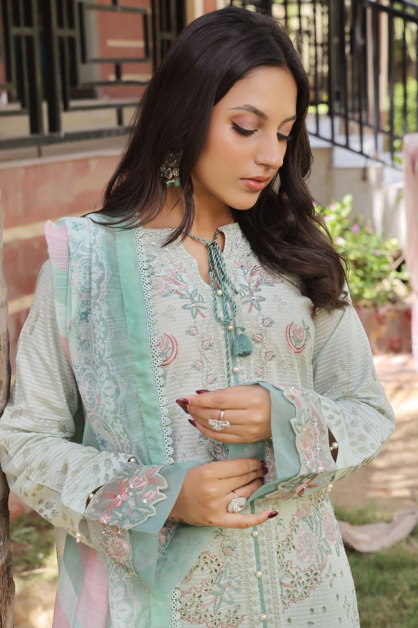 Fatima Bano | Dressline | Satrangi