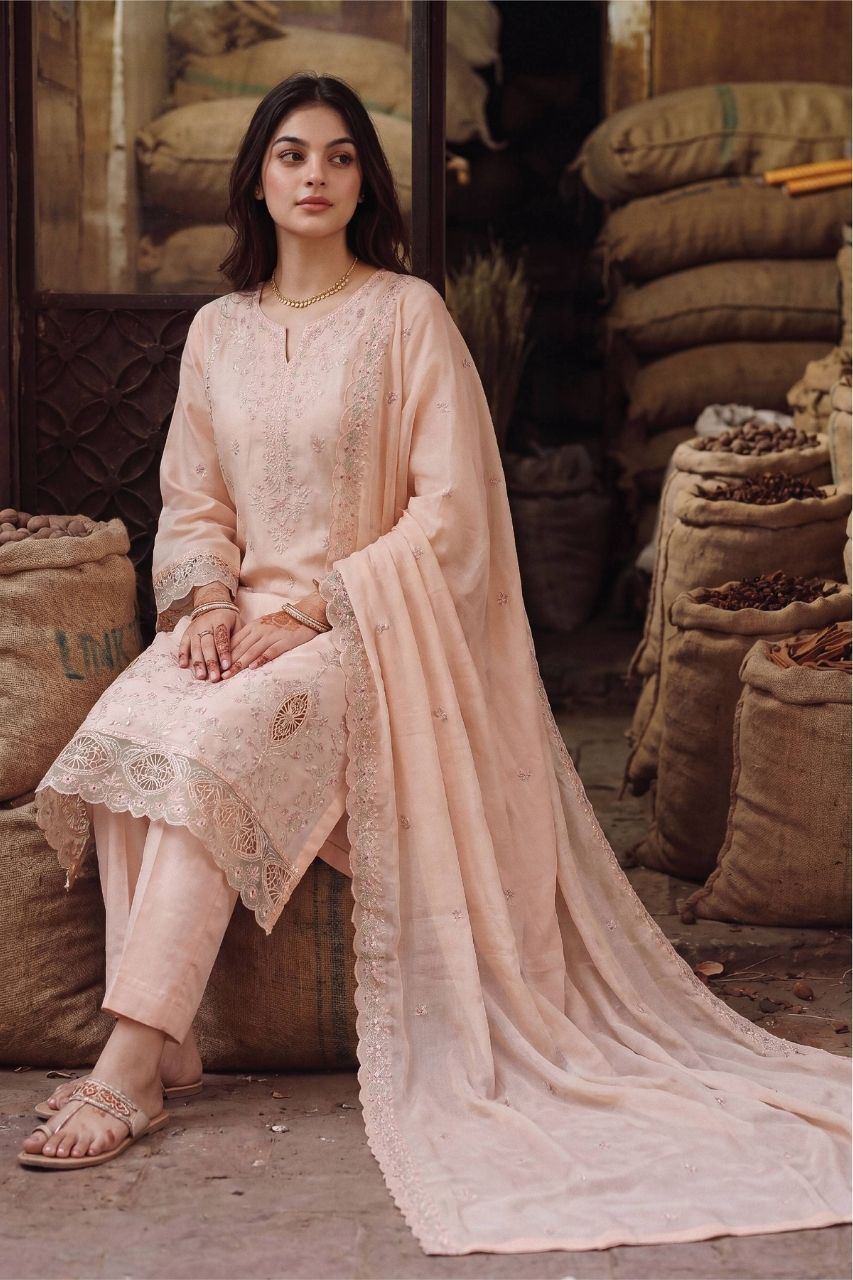 Fatima Bano By Dastak | Lawn'26