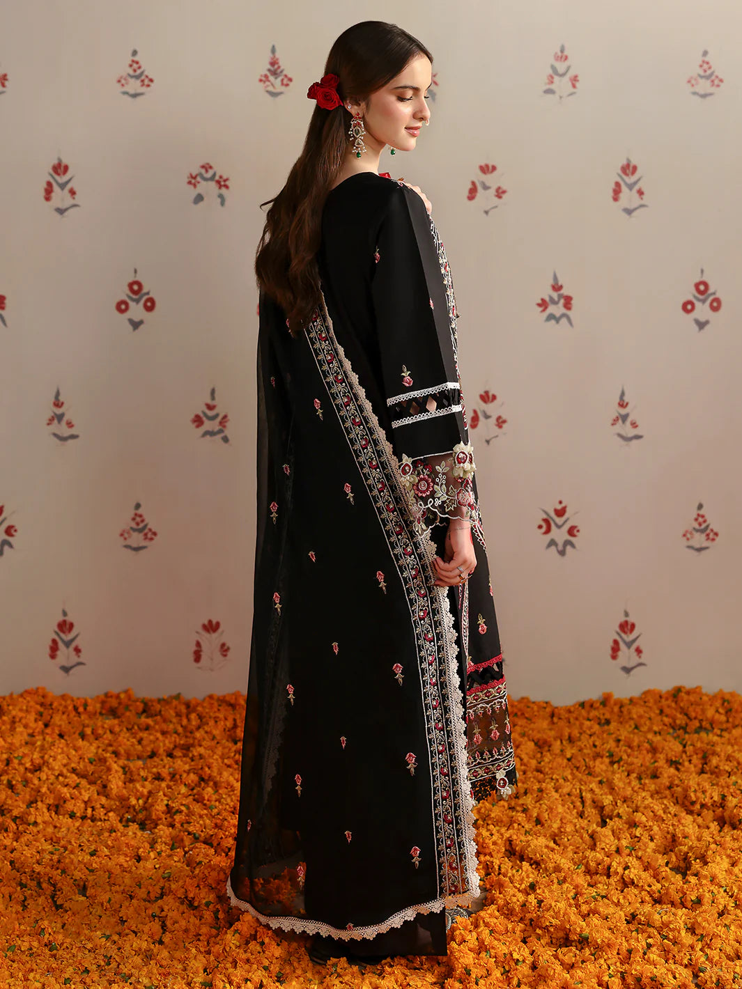Angan | Mahnur Luxury Embroidered Lawn | 3PC