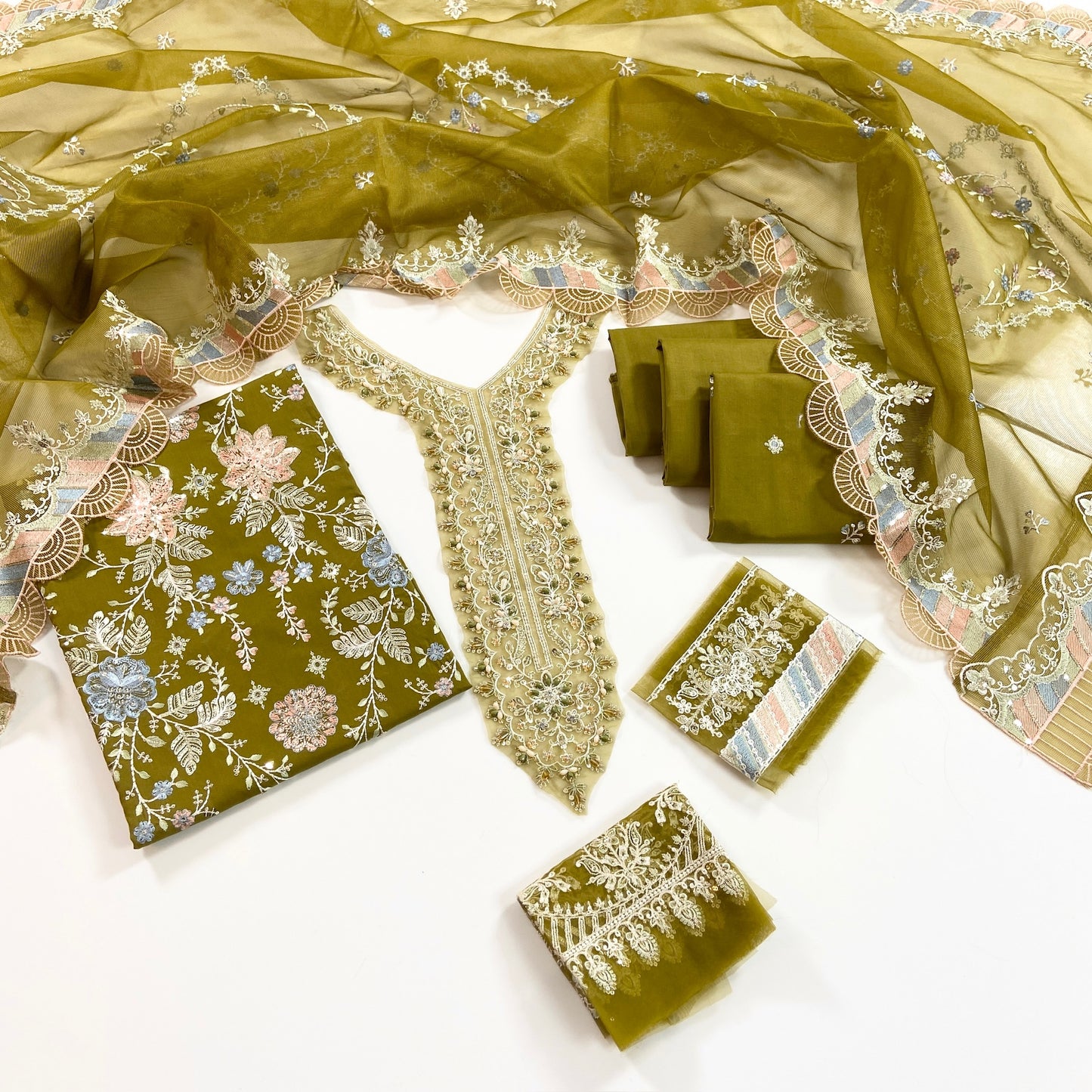 Maria B Luxury Embroidered Lawn 3PC