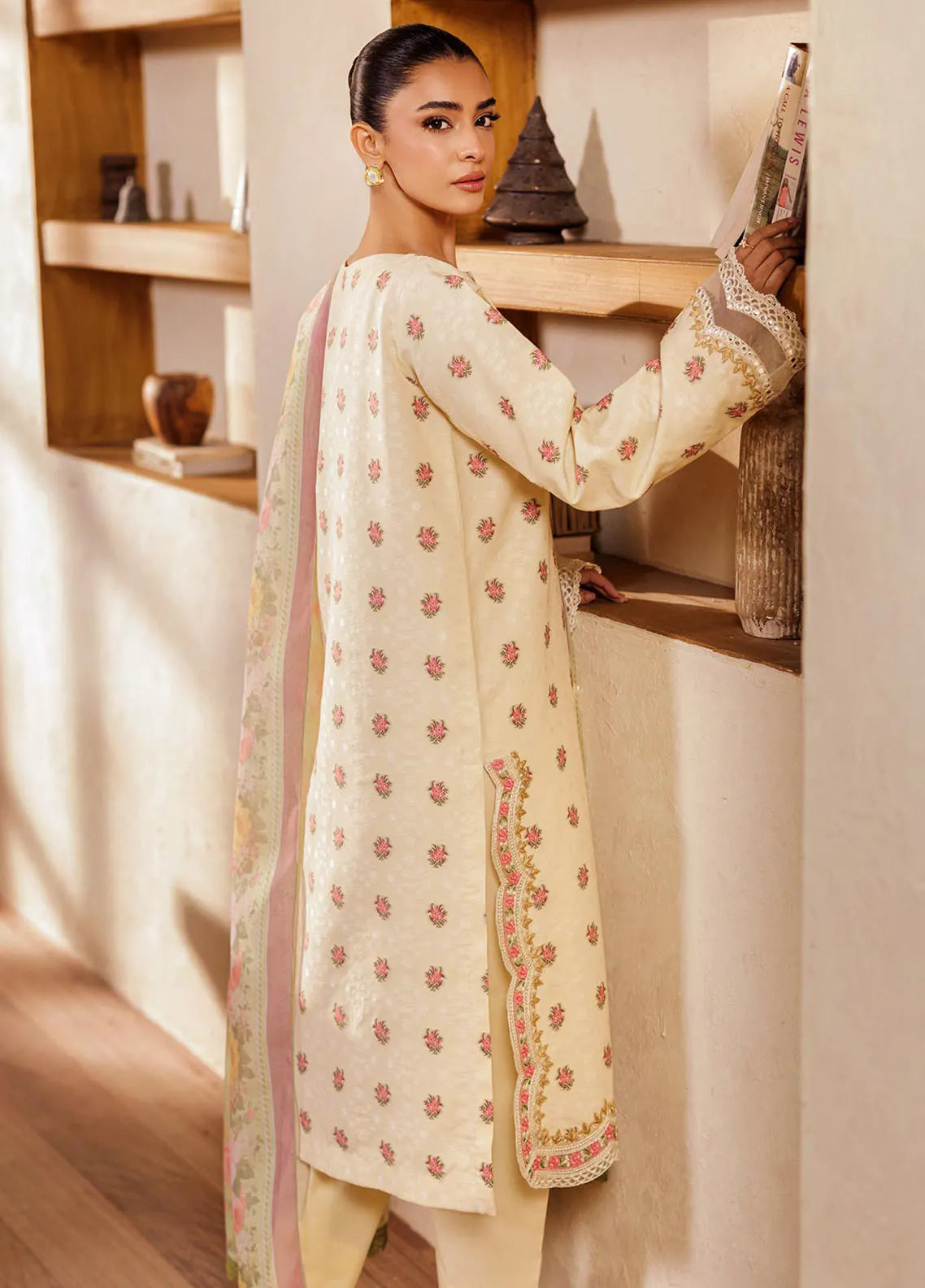 Amari | Rajbari luxury Lawn | 3-PC