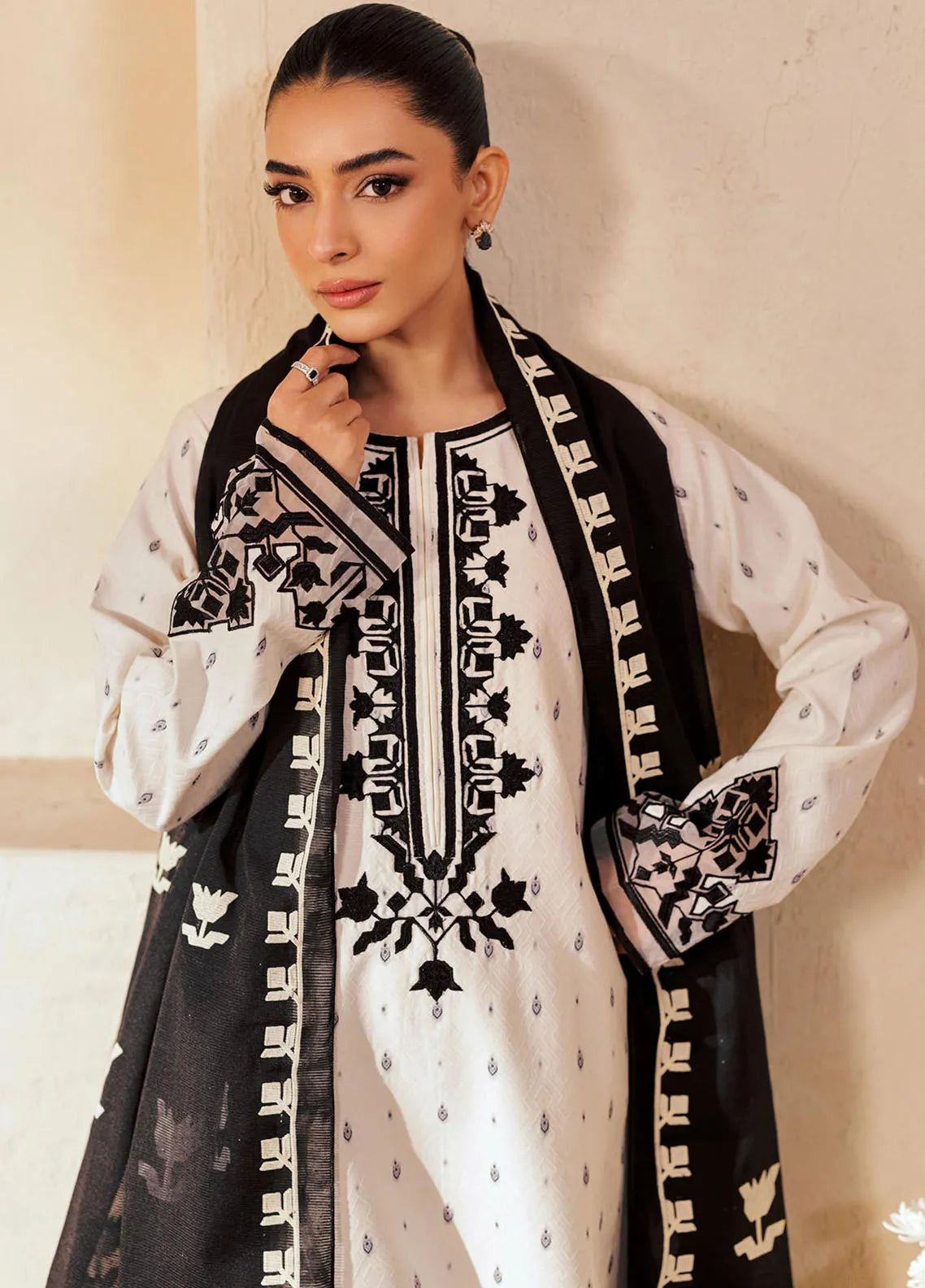 Amari | Rajbari luxury Lawn | 3-PC