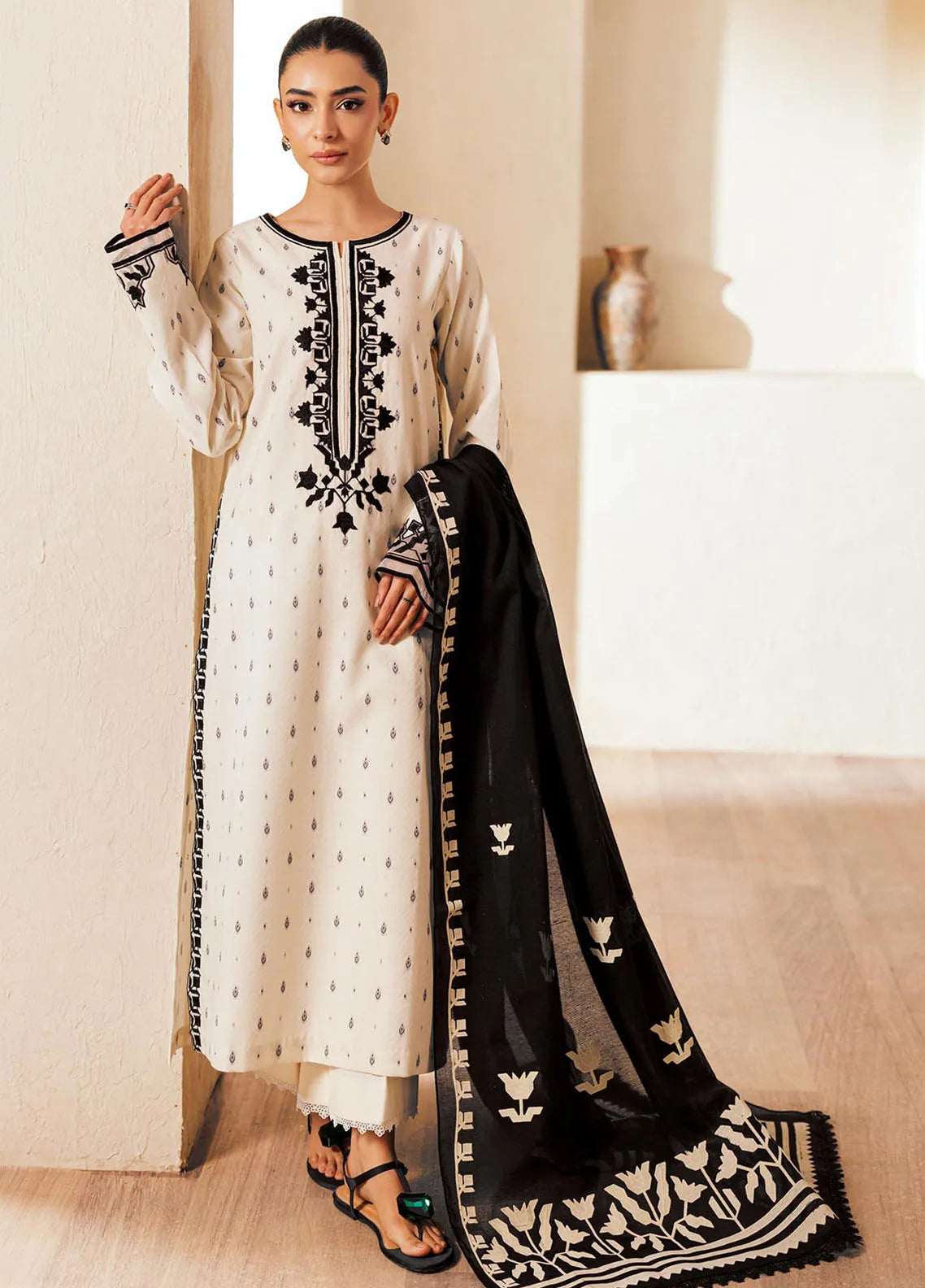 Amari | Rajbari luxury Lawn | 3-PC