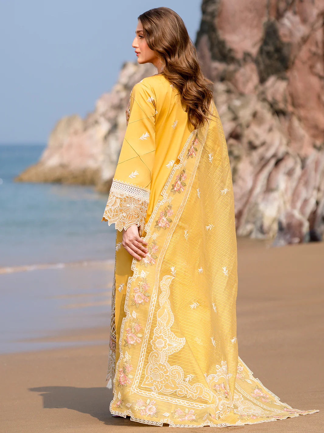 Sirene | Mahnur Luxury Lawn | 3-PC