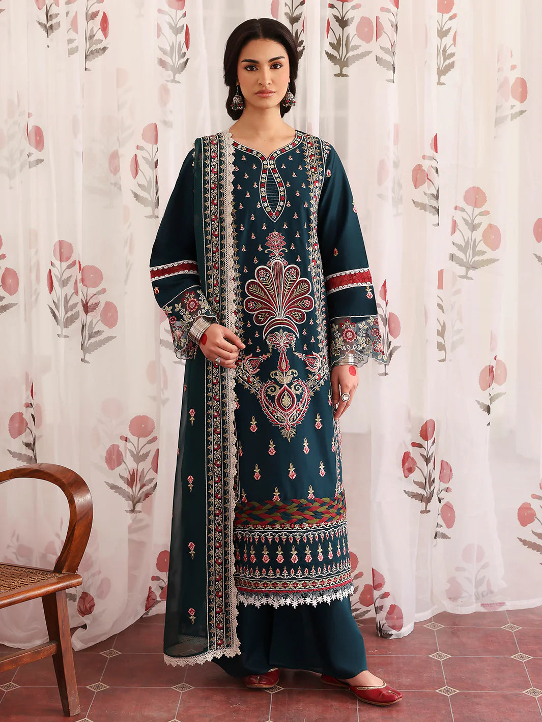 Angan | Mahnur Luxury Embroidered Lawn | 3PC