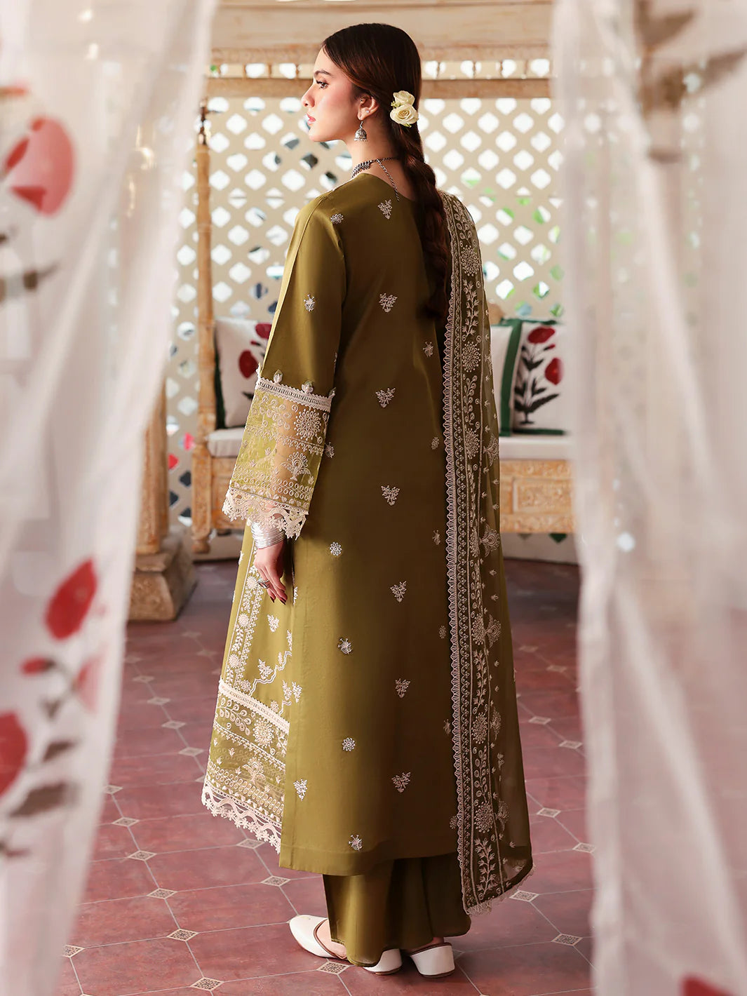 Angan | Mahnur Luxury Embroidered Lawn | 3PC