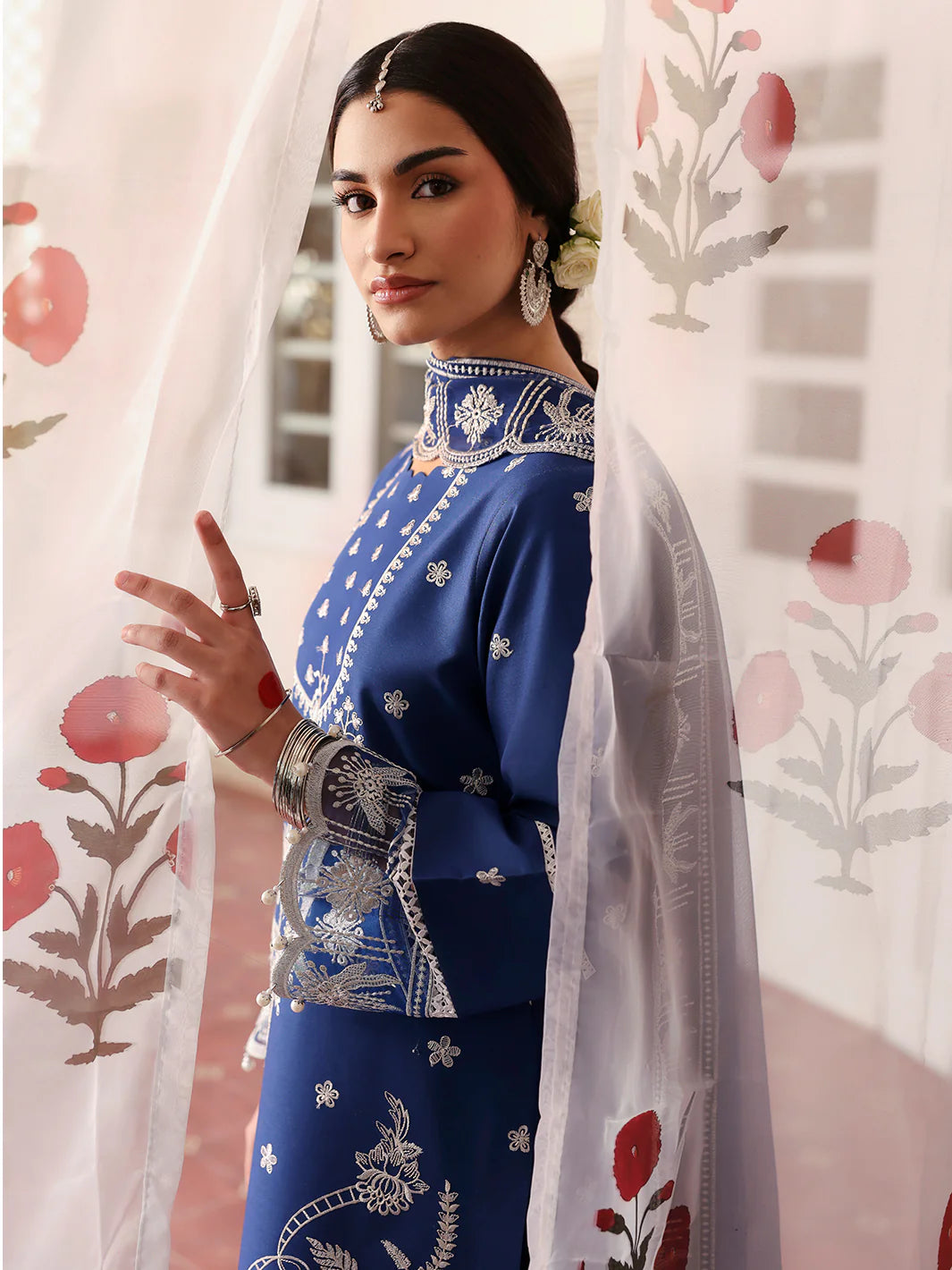 Angan | Mahnur Luxury Embroidered Lawn | 3PC