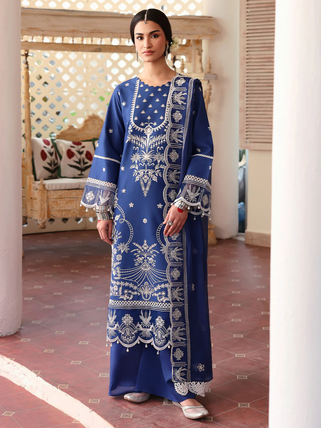 Angan | Mahnur Luxury Embroidered Lawn | 3PC