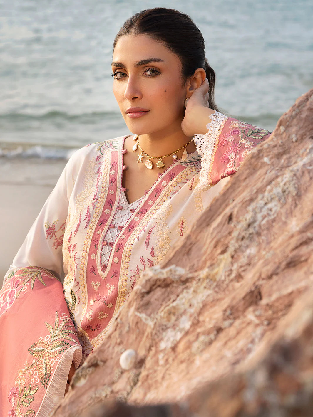 Sirene | Mahnur Luxury Lawn | 3-PC