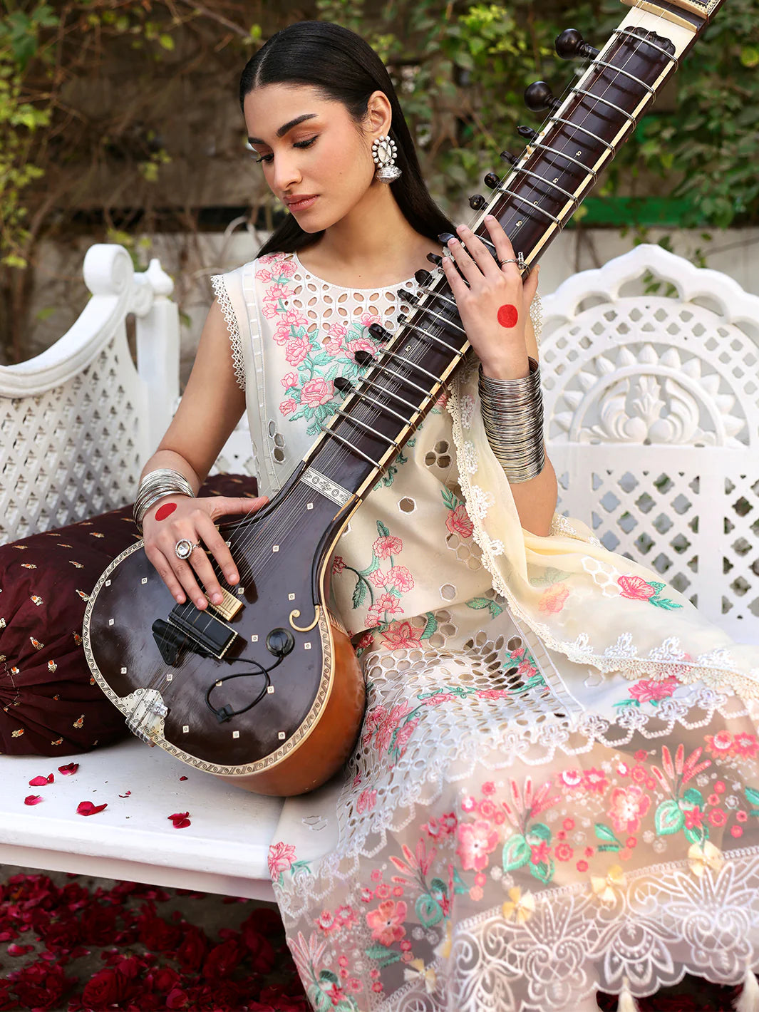 Angan | Mahnur Luxury Embroidered Lawn | 3PC
