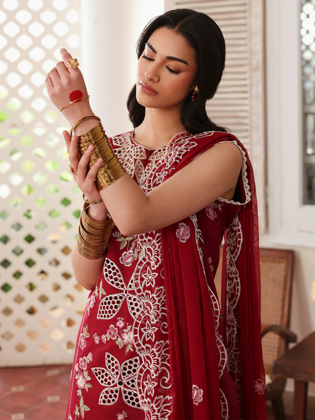 Angan | Mahnur Luxury Embroidered Lawn | 3PC