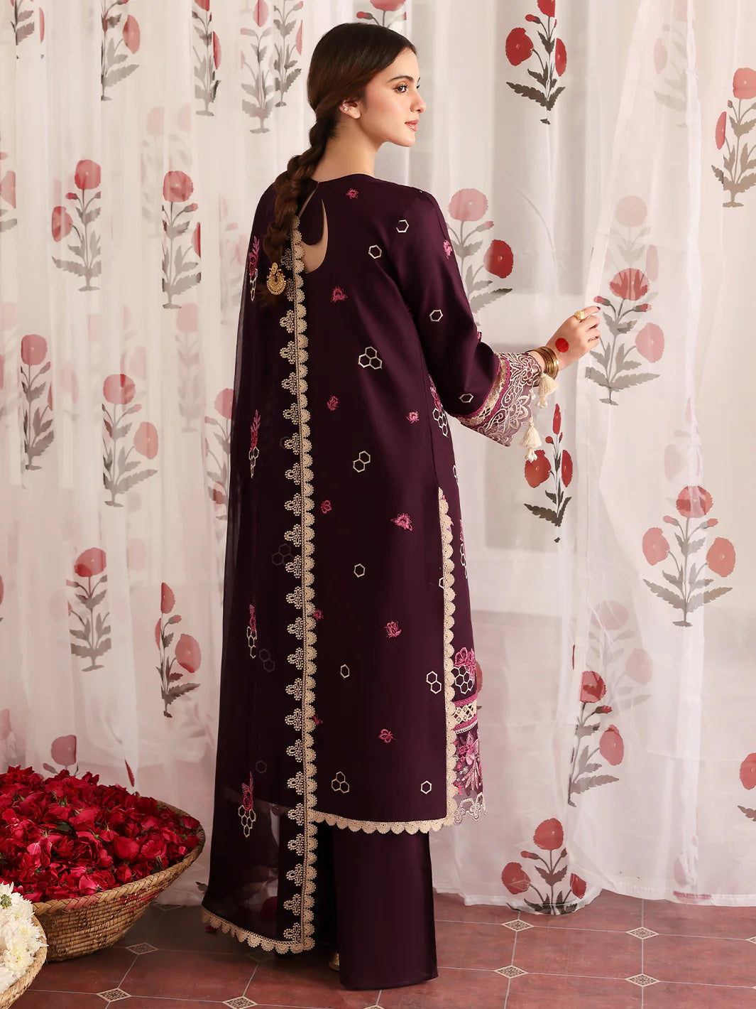 Angan | Mahnur Luxury Embroidered Lawn | 3PC