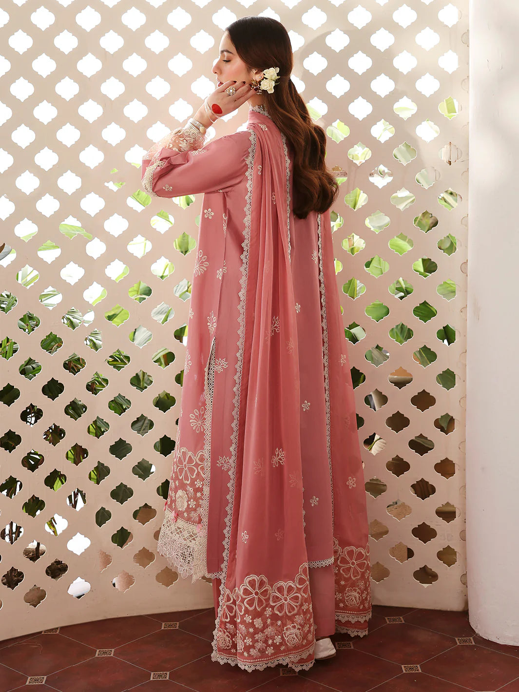 Angan | Mahnur Luxury Embroidered Lawn | 3PC