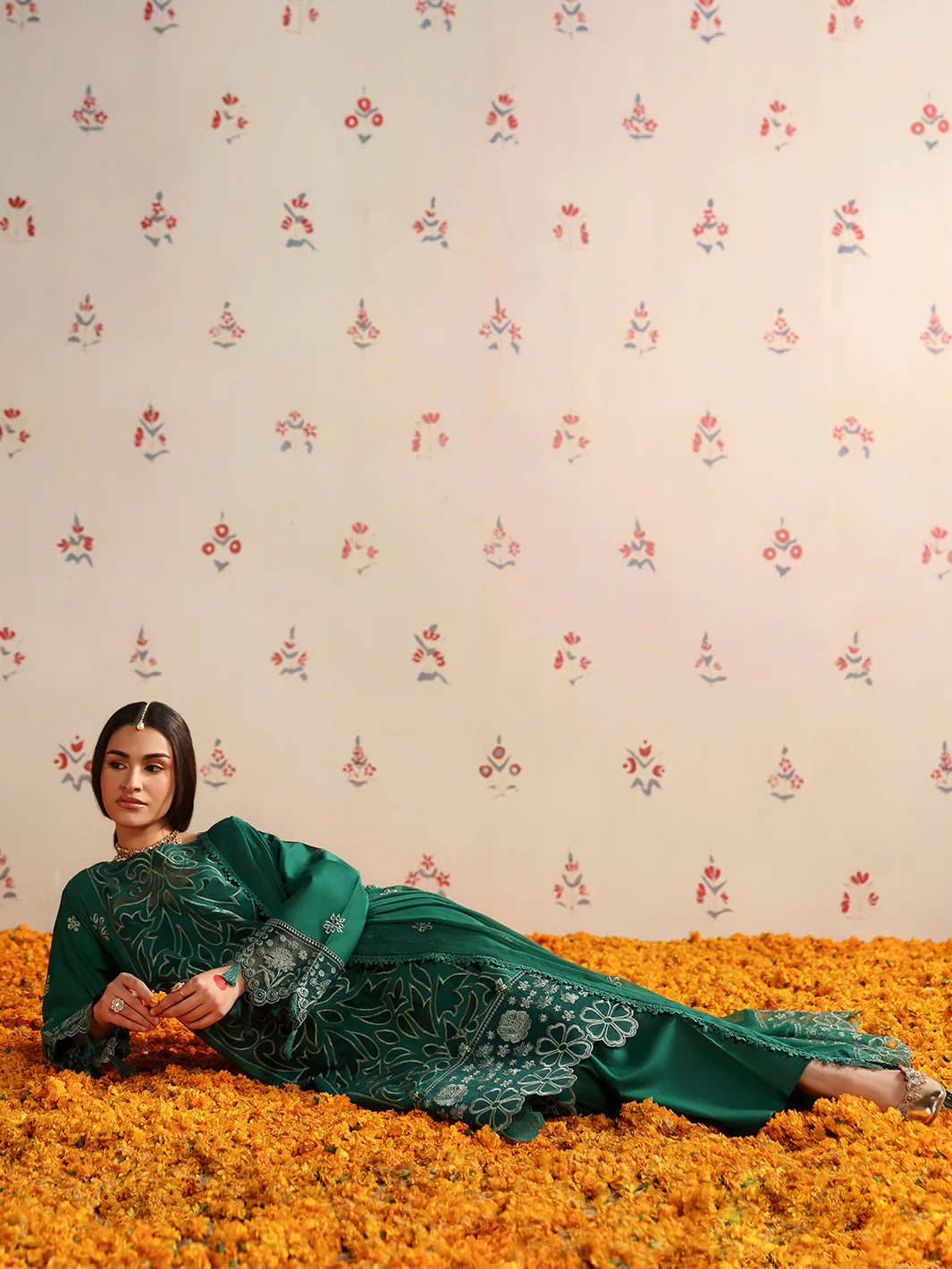 Angan | Mahnur Luxury Embroidered Lawn | 3PC