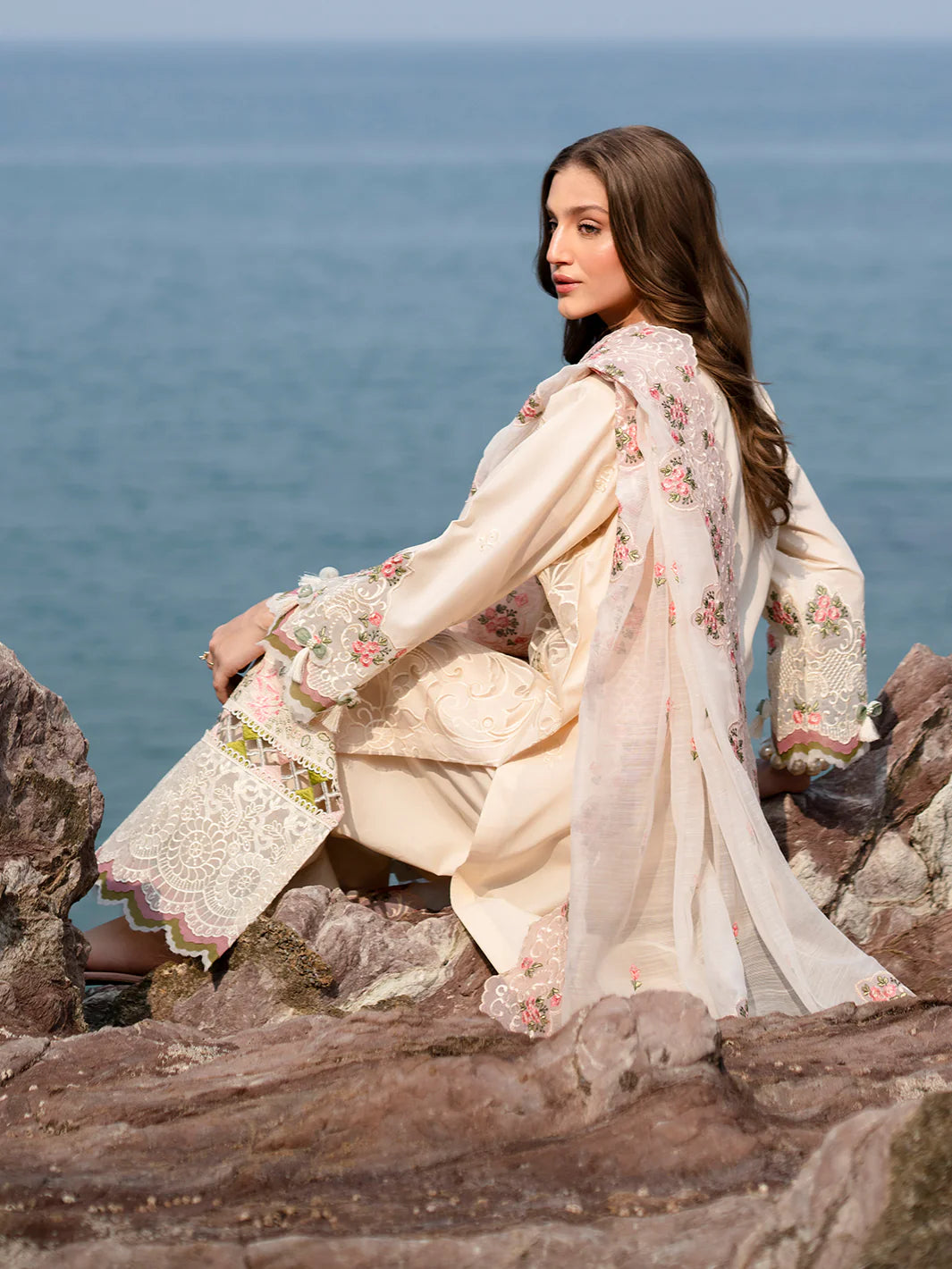 Sirene | Mahnur Luxury Lawn | 3-PC