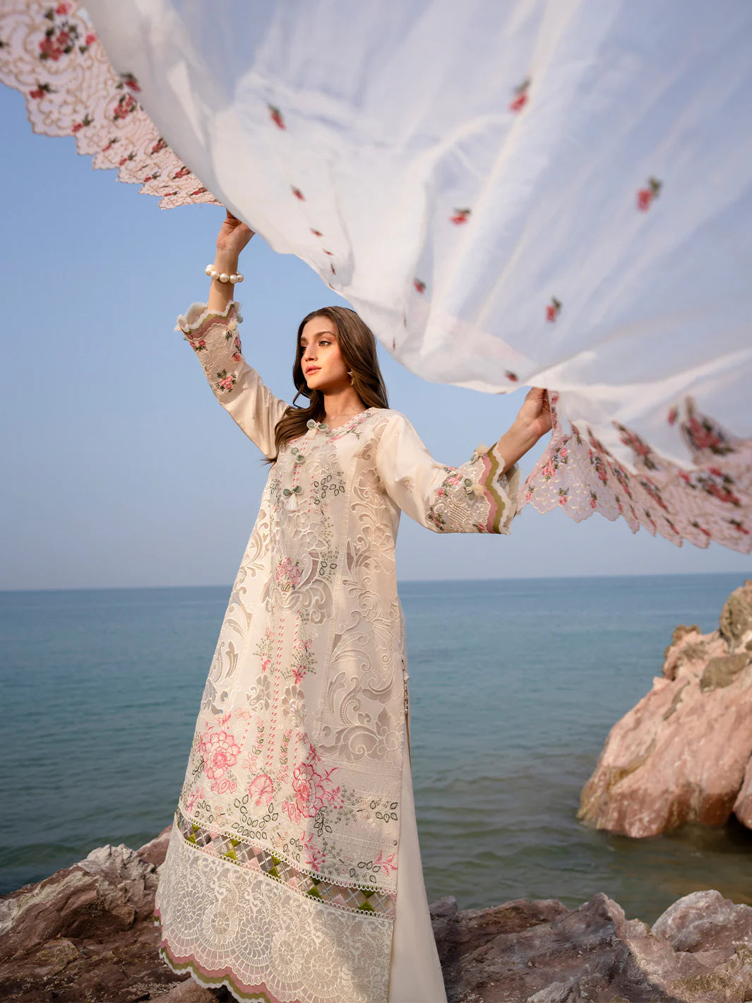 Sirene | Mahnur Luxury Lawn | 3-PC