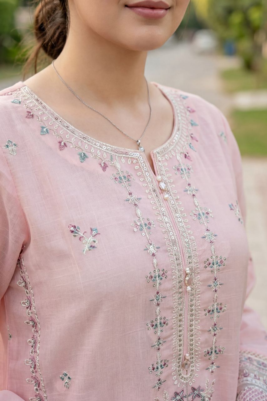 Zaib-o-Zeenat By Wada | Dresslien | Lawn