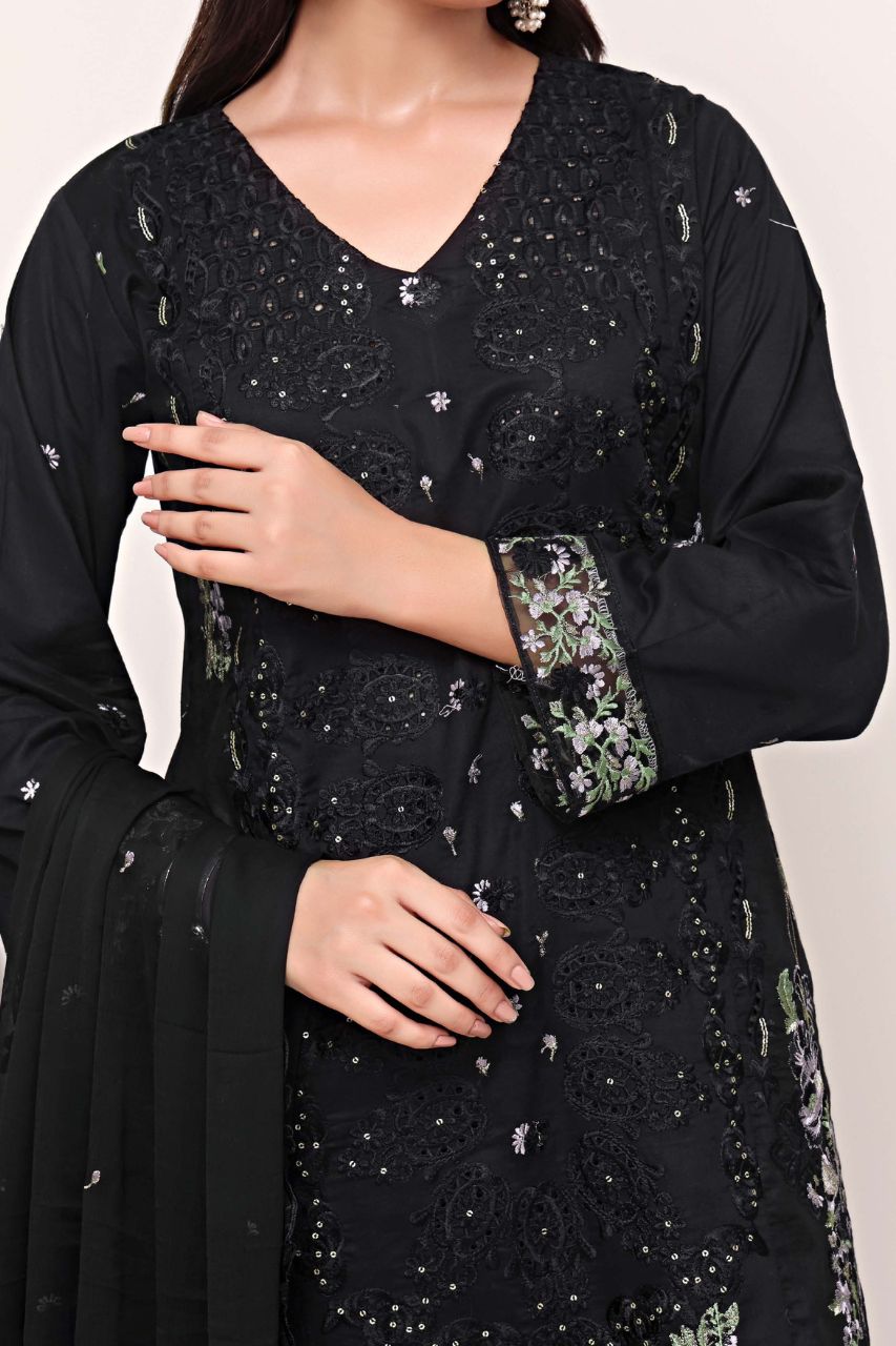 Meherma | Pak Fabrics | Chickenkari Lawn