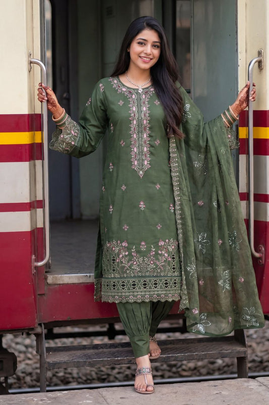 Zaib-o-Zeenat By Khuwab | Dressline | Lawn