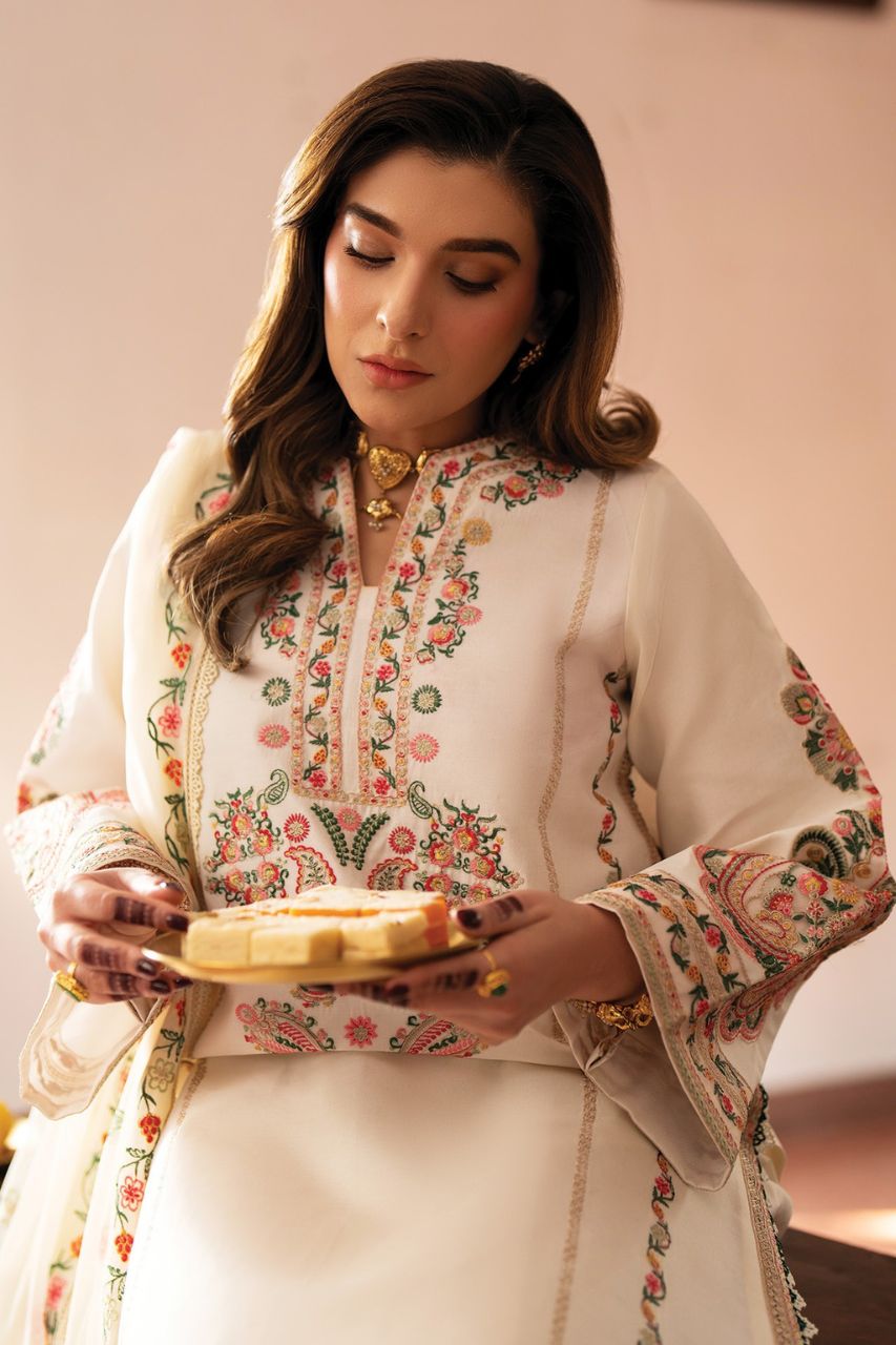 Satrangi By Mahnur | Lawn'26