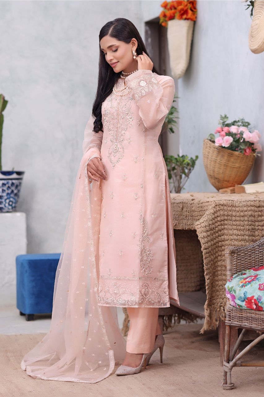 Zoha By Silver Tulip | Shesha Silk