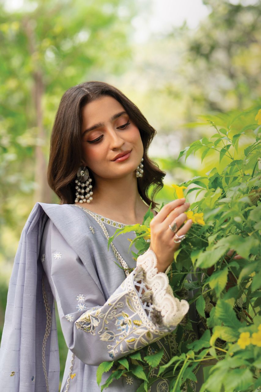 Angan By Mahnur | Lawn'26