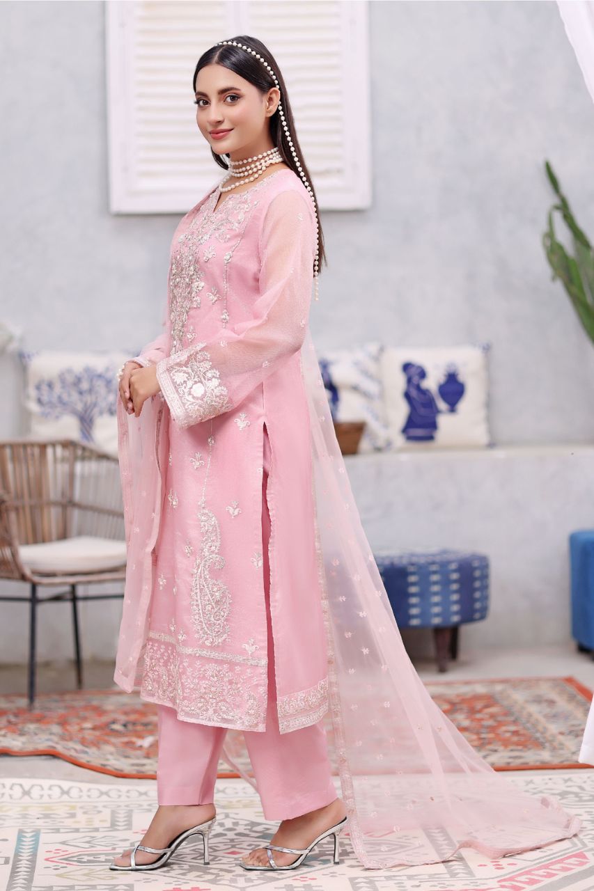 Zoha By Silver Tulip | Shesha Silk
