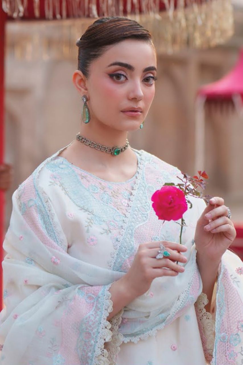 Nilofer By Mahnur | Lawn'26