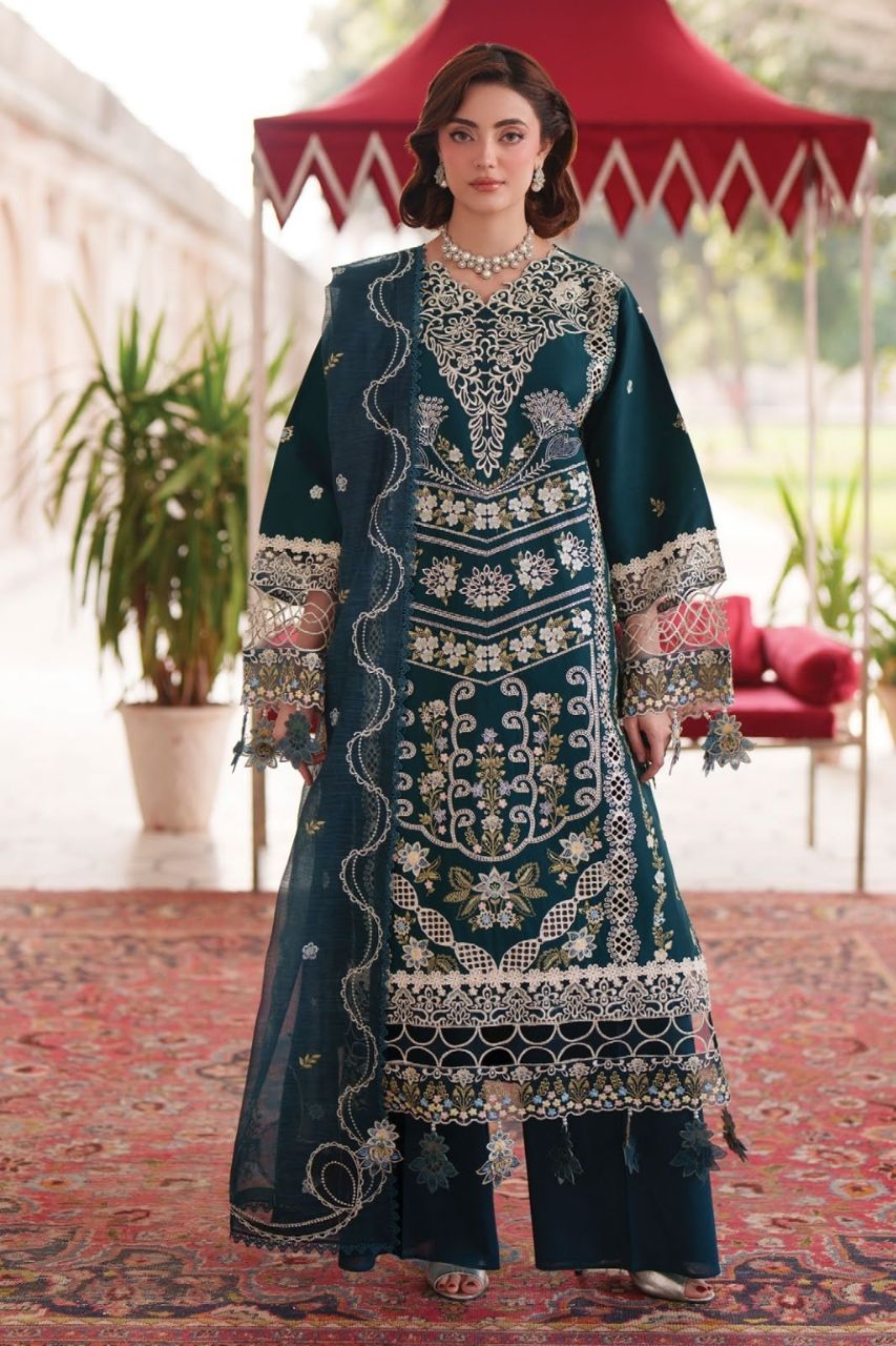 Nilofer By Mahnur | Lawn'26
