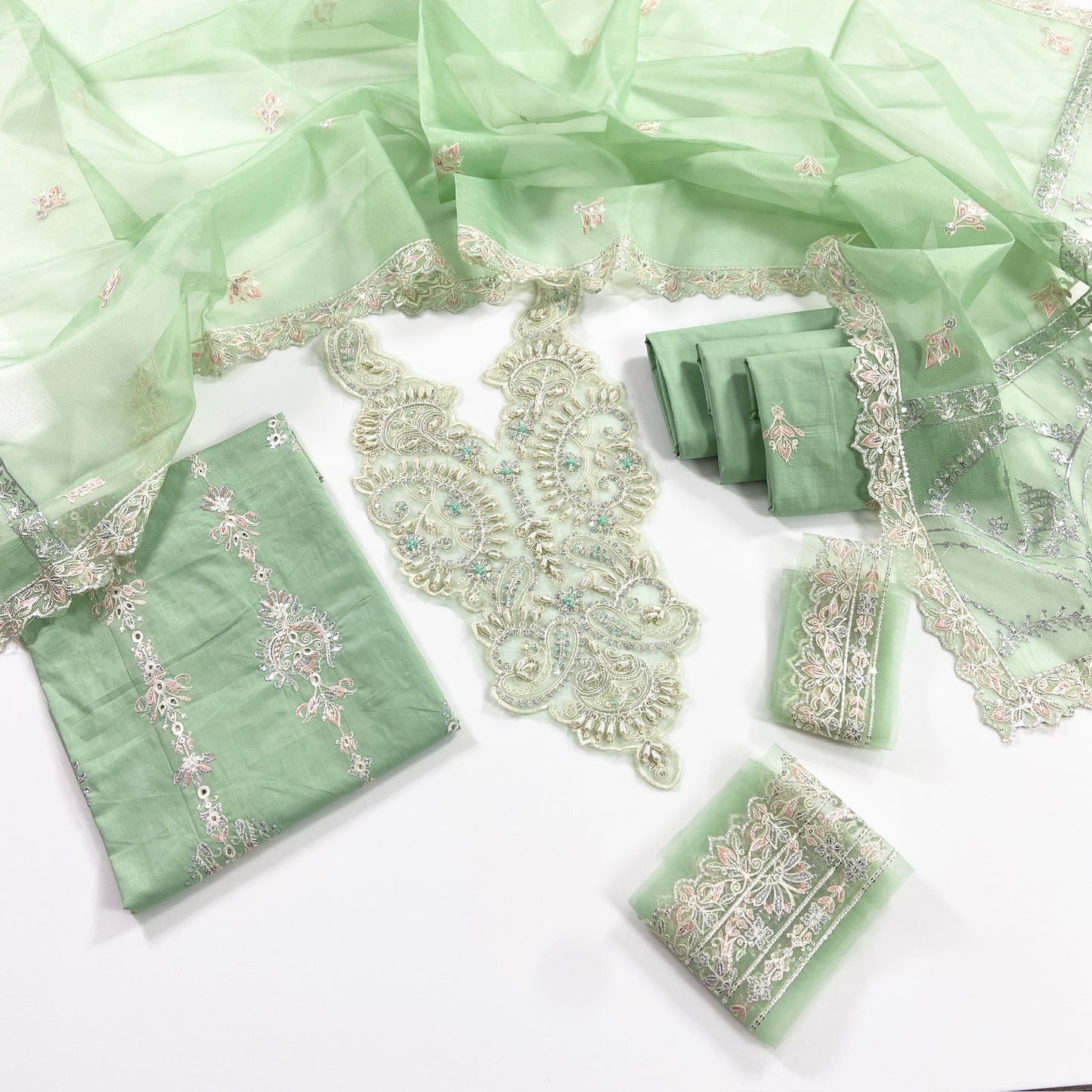 Emaan Adeel Luxury Embroidered Lawn 3PC