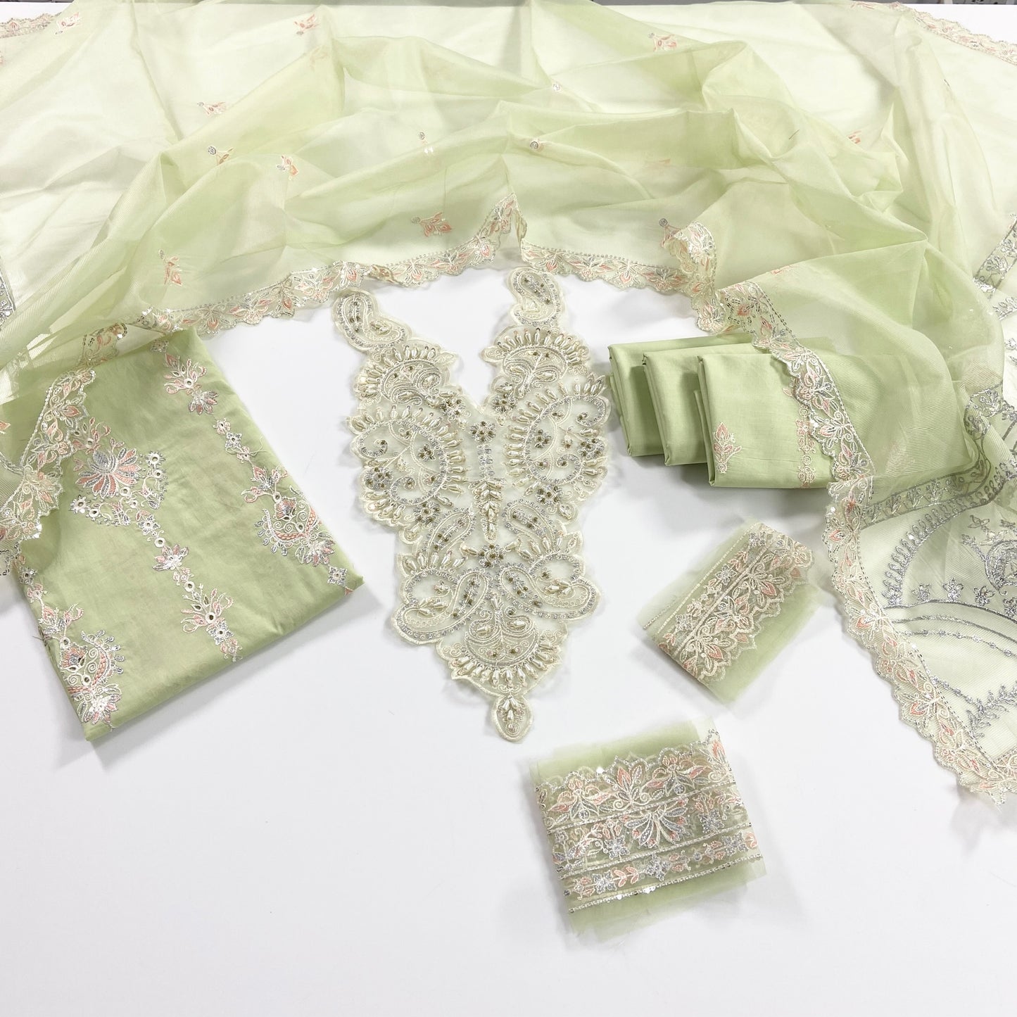 Emaan Adeel Luxury Embroidered Lawn 3PC