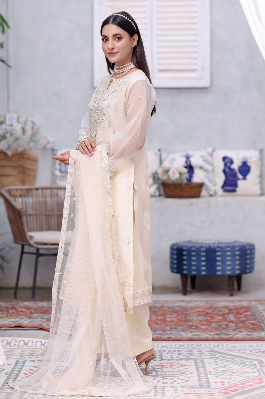 Zoha By Silver Tulip | Shesha Silk