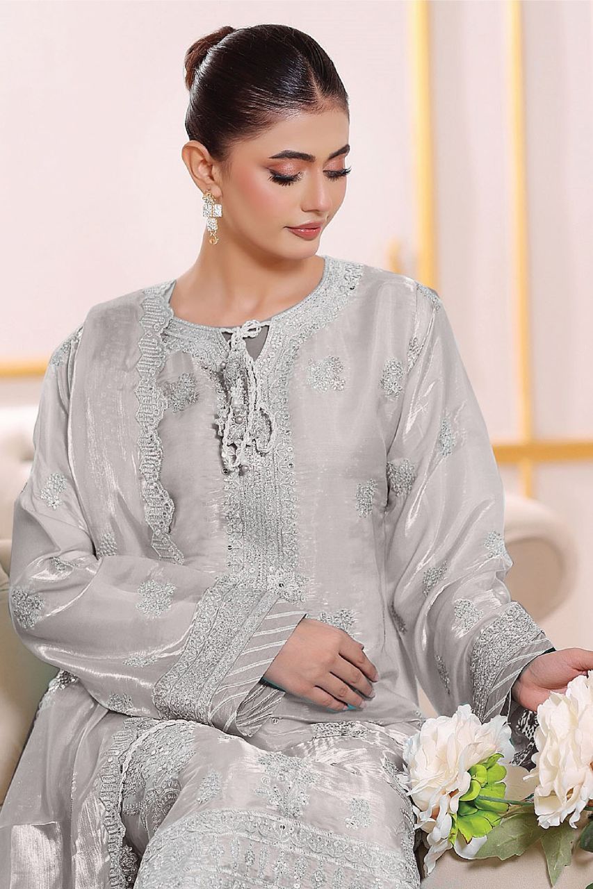 Fatima Bano | Dressline | Singhar Sheesha Silk