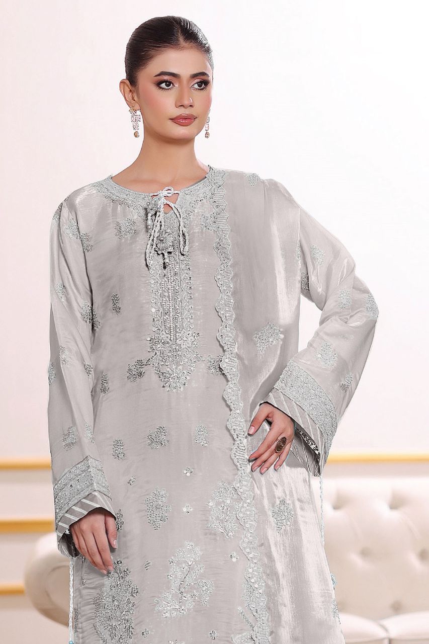 Fatima Bano | Dressline | Singhar Sheesha Silk