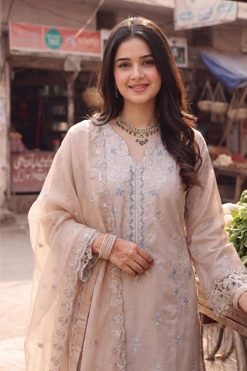 Fatima Bano By Dastak | Lawn'26