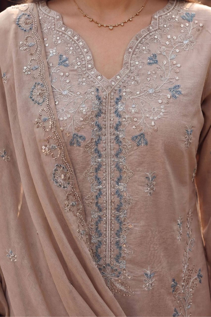 Fatima Bano By Dastak | Lawn'26