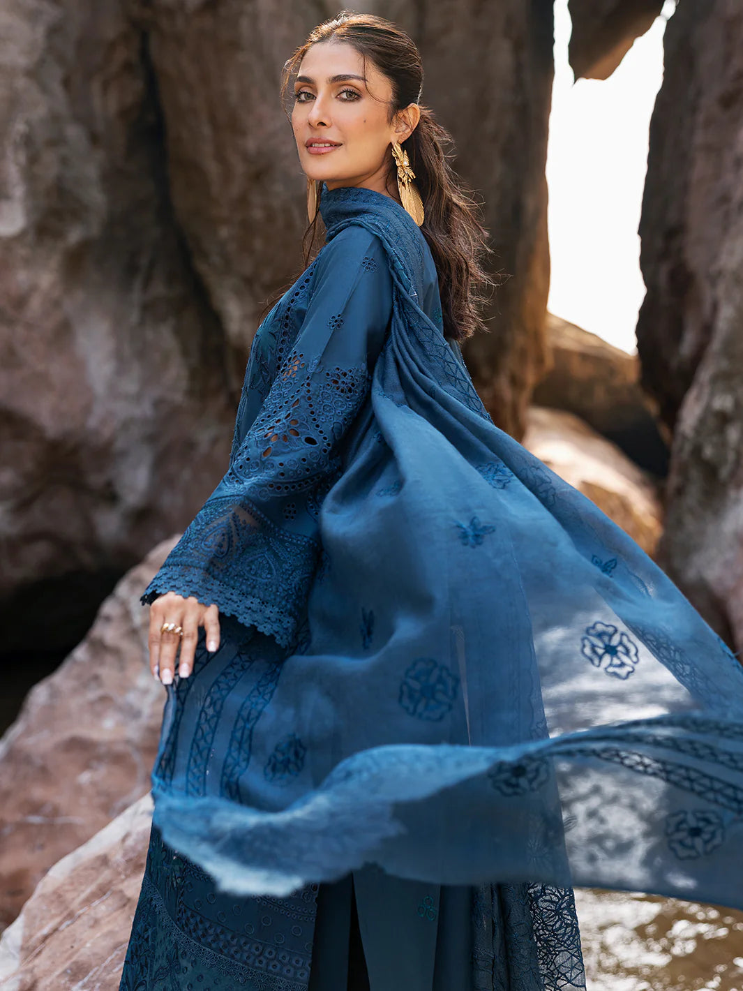 Sirene | Mahnur Luxury Lawn | 3-PC