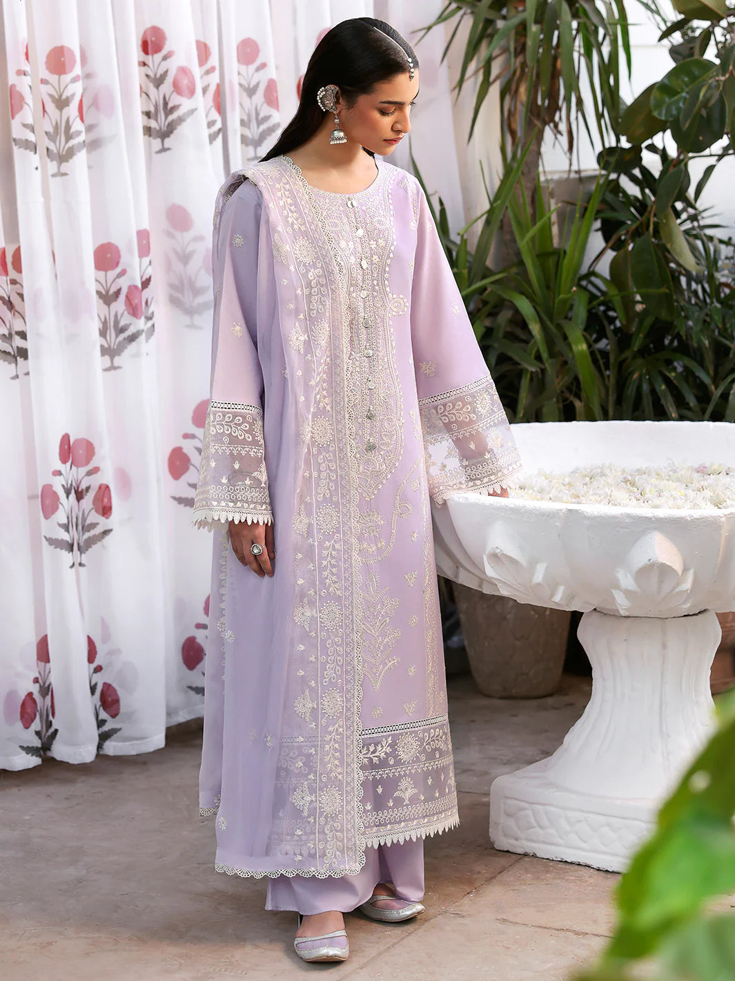 Angan | Mahnur Luxury Embroidered Lawn | 3PC