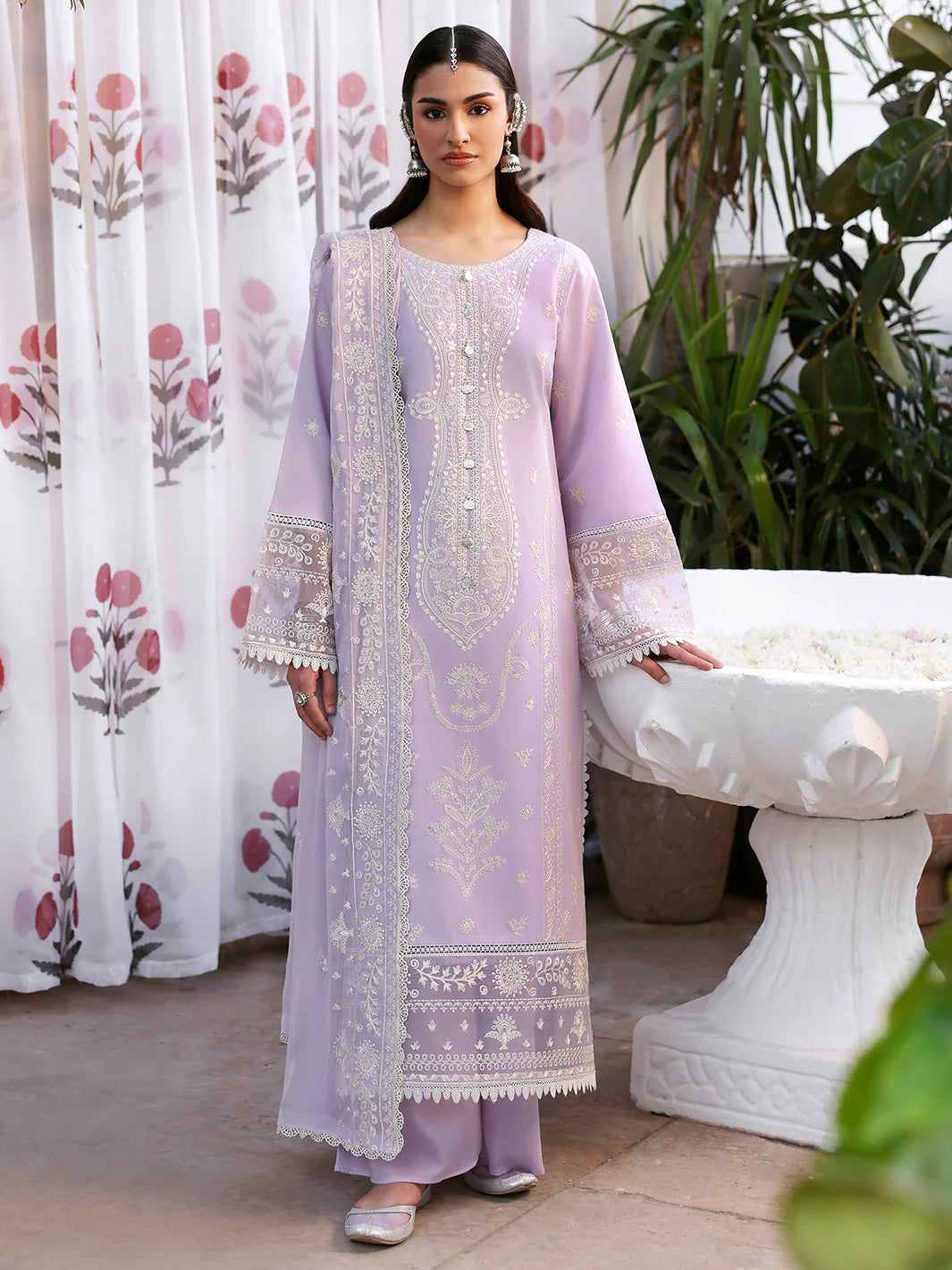 Angan | Mahnur Luxury Embroidered Lawn | 3PC